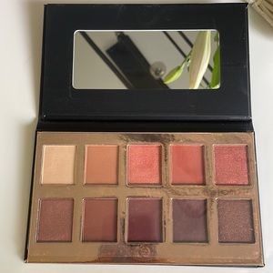 Crown pro palette